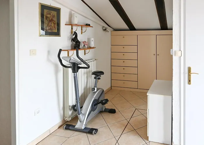 Liliane Kvarner View *