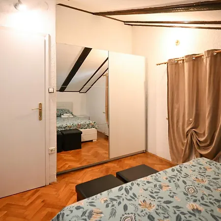 Liliane Kvarner View *