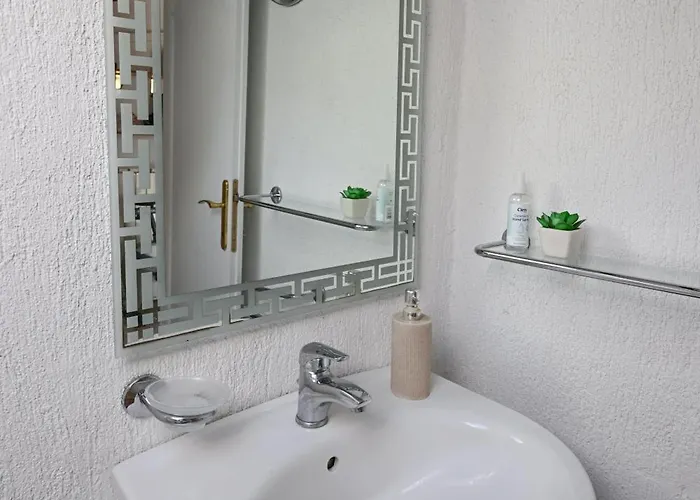 Liliane Kvarner View *